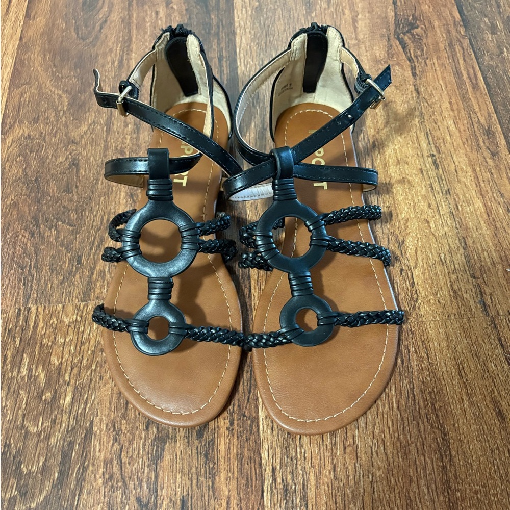Report NWOT Black and Brown Braided Sandals